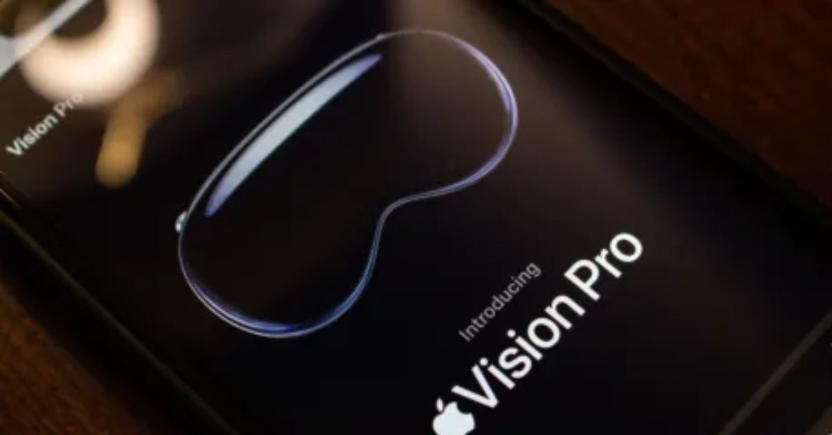 Apple Plans to Launch Headset